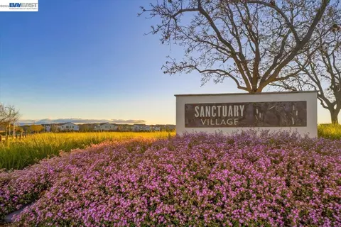 39734 Tomcod St, Newark, CA 94560