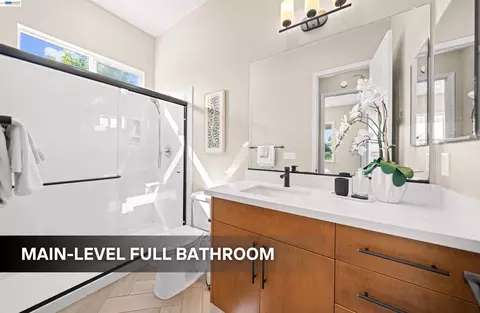 Bath - 39734 Tomcod St, Newark, CA 94560 photo 1 of 4
