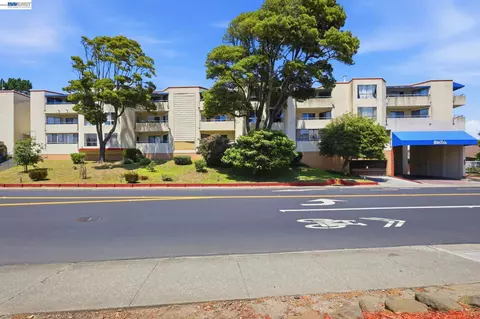 1551 Southgate Ave #115, Daly City, CA 94015