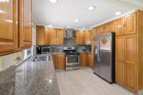 Kitchen - 133 Stratford St, Vallejo, CA 94591 photo 1 of 4