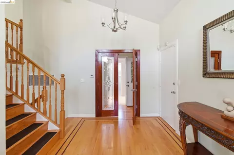 Entry Way - 133 Stratford St, Vallejo, CA 94591 photo 2 of 2