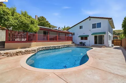 Exterior - 133 Stratford St, Vallejo, CA 94591 photo 13 of 15