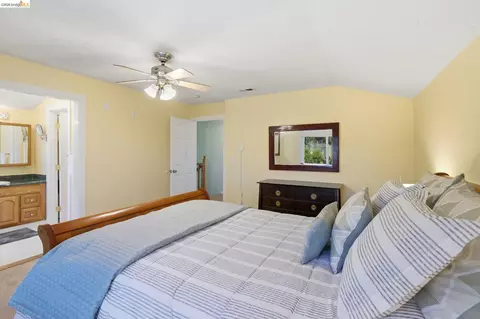 Bedroom - 133 Stratford St, Vallejo, CA 94591 photo 3 of 12