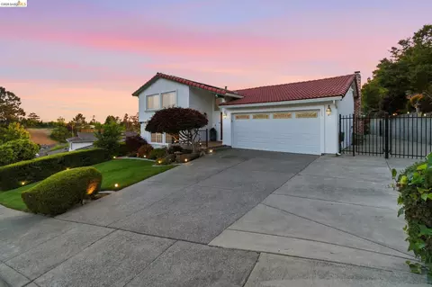 Exterior - 133 Stratford St, Vallejo, CA 94591 photo 4 of 15