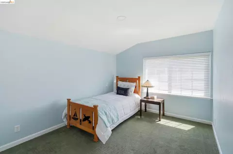 Bedroom - 133 Stratford St, Vallejo, CA 94591 photo 4 of 12