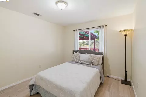 Bedroom - 133 Stratford St, Vallejo, CA 94591 photo 12 of 12