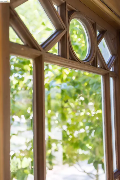 Entry Way - 2909 Forest Ave, Berkeley, CA 94705 photo 5 of 7