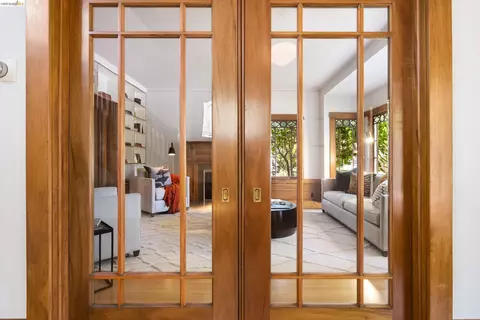 Entry Way - 2909 Forest Ave, Berkeley, CA 94705 photo 4 of 7
