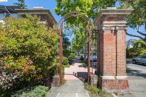 Exterior - 2909 Forest Ave, Berkeley, CA 94705 photo 17 of 18