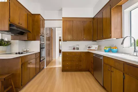 Kitchen - 2909 Forest Ave, Berkeley, CA 94705 photo 2 of 4
