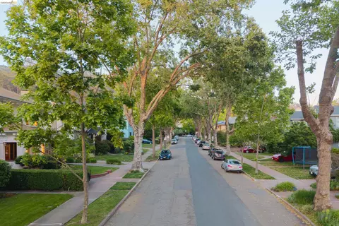 2909 Forest Ave, Berkeley, CA 94705