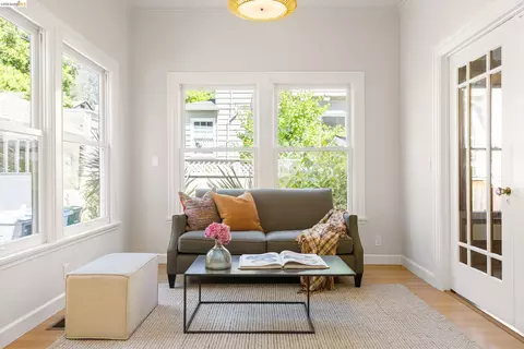 Living - 2909 Forest Ave, Berkeley, CA 94705 photo 4 of 4