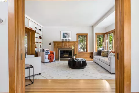 Living - 2909 Forest Ave, Berkeley, CA 94705 photo 1 of 4