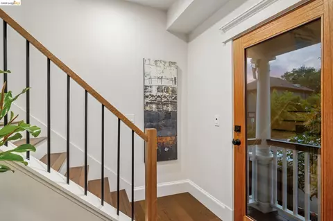 Entry Way - 1906 Delaware St, Berkeley, CA 94709 photo 4 of 4
