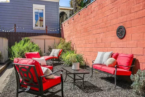 Exterior - 1137 Peralta St, Oakland, CA 94607 photo 4 of 6