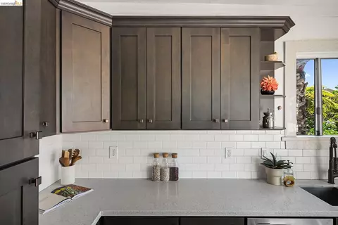 Kitchen - 1137 Peralta St, Oakland, CA 94607 photo 3 of 5