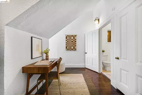 Entry Way - 1137 Peralta St, Oakland, CA 94607 photo 1 of 2