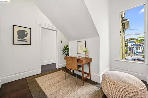 Entry Way - 1137 Peralta St, Oakland, CA 94607 photo 2 of 2