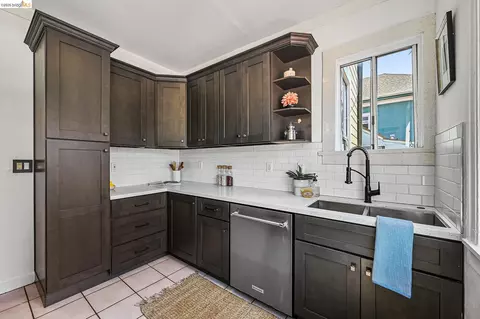 Kitchen - 1137 Peralta St, Oakland, CA 94607 photo 2 of 5