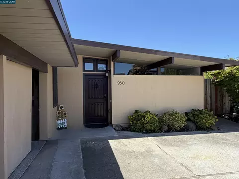 980 Crane Ave, Foster City, CA 94404