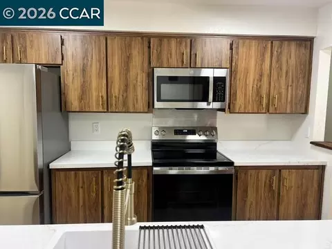 142 Mesa Ct, Hercules, CA 94547 photo 1