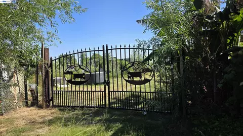 3541 Howsley Rd, Pleasant Grove, CA 95668