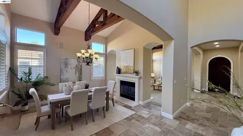 387 Golden Grass Dr, Alamo, CA 94507