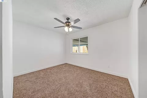 Bedroom - 913 Inez Dr, Modesto, CA 95351 photo 2 of 2