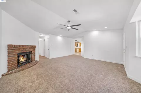 Living - 913 Inez Dr, Modesto, CA 95351 photo 2 of 2