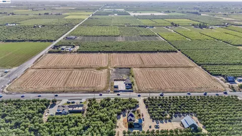5825 Geer Rd, Hughson, CA 95326