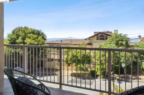 Exterior - 2 Panoramic Way #105, Berkeley, CA 94704 photo 3 of 3