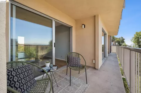 Exterior - 2 Panoramic Way #105, Berkeley, CA 94704 photo 2 of 3