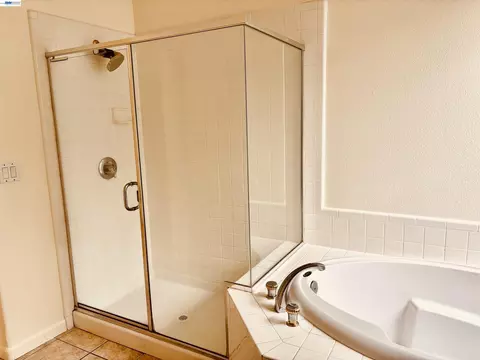 Bath - 2126 Shenandoah Dr, Tracy, CA 95377 photo 1 of 1