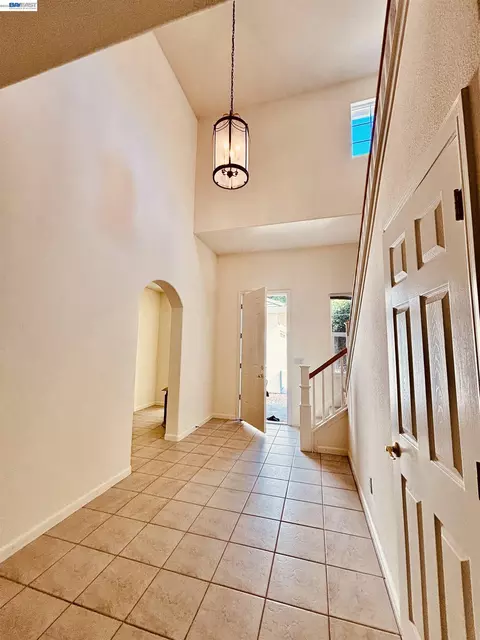 Entry Way - 2126 Shenandoah Dr, Tracy, CA 95377 photo 1 of 3