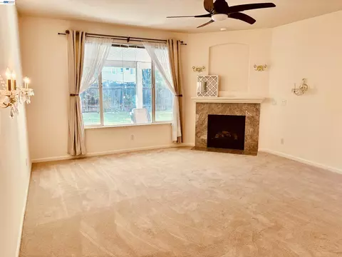 Living - 2126 Shenandoah Dr, Tracy, CA 95377 photo 2 of 3
