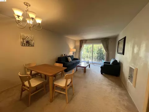 625 El Dorado Ave #204, Oakland, CA 94611