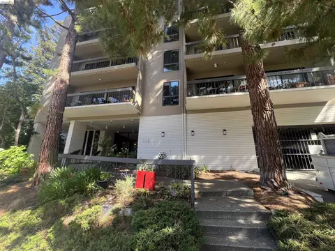625 El Dorado Ave #204, Oakland, CA 94611