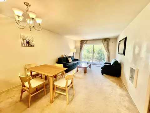 625 El Dorado Ave #204, Oakland, CA 94611