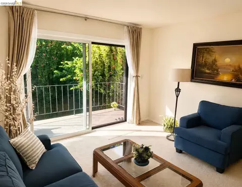 625 El Dorado Ave #204, Oakland, CA 94611