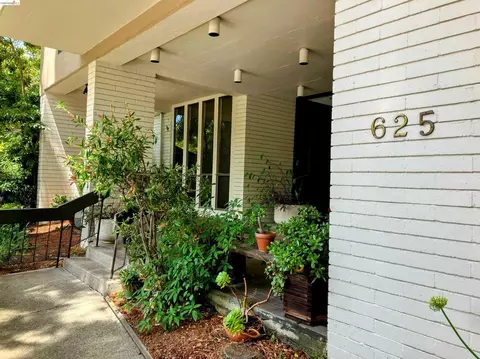 625 El Dorado Ave #204, Oakland, CA 94611