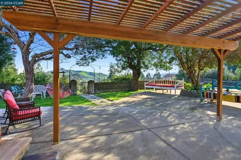 Exterior - 17 Corte Granada, Moraga, CA 94556 photo 6 of 19