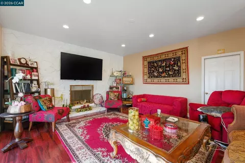 Living - 17 Corte Granada, Moraga, CA 94556 photo 3 of 3