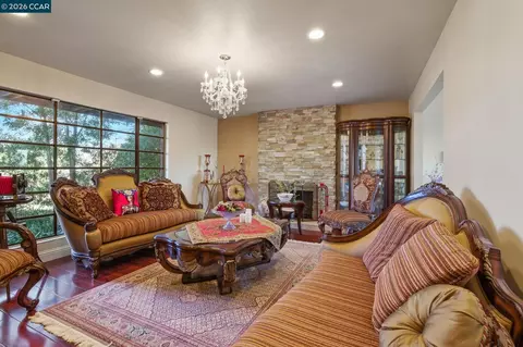 Living - 17 Corte Granada, Moraga, CA 94556 photo 2 of 3