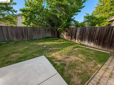 Exterior - 131 Legacy St, Manteca, CA 95337 photo 4 of 6