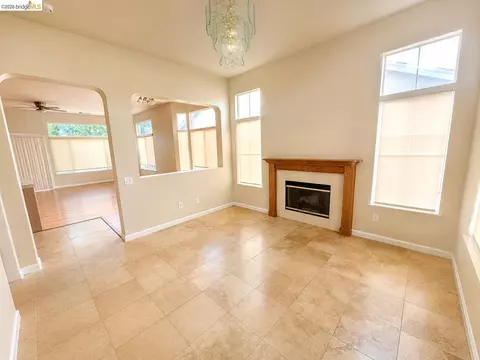 Living - 131 Legacy St, Manteca, CA 95337 photo 1 of 5