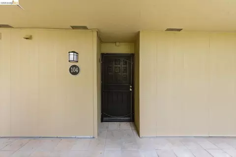 1453 Neotomas Ave #104, Santa Rosa, CA 95405