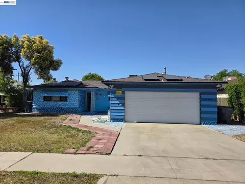 3823 E Donner Ave, Fresno, CA 93726