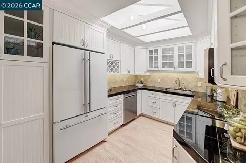 2709 Ptarmigan Dr #3, Walnut Creek, CA 94595