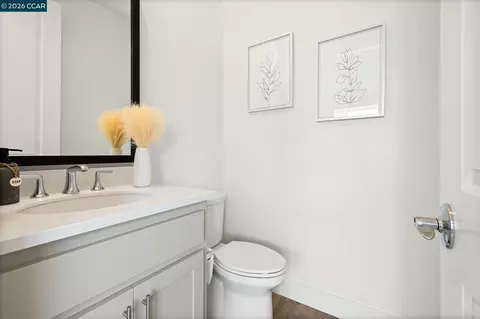 Bath - 1380 Julia Ln, Concord, CA 94519 photo 1 of 3