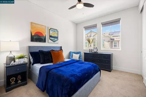 Bedroom - 1380 Julia Ln, Concord, CA 94519 photo 4 of 4
